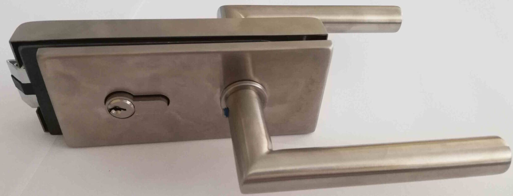 JH slēdzene ar rokturi un cilindru